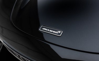 McLaren 765LT 35