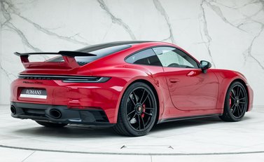 Porsche 911 Carrera 4 GTS (992) 25