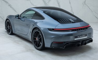 Porsche 911 Carrera 4 GTS (992.2) 10