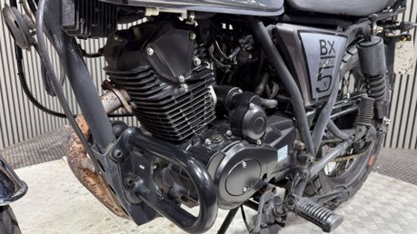 Brixton BX 2020 ONLY 8K GOOD RUNNING PROJECT BIKE 125CC BOBBER 17