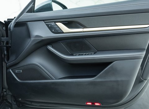 Porsche Taycan TURBO S 30