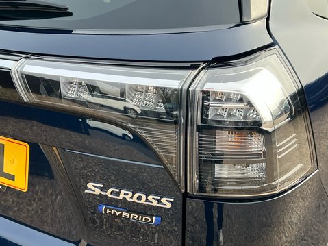 Suzuki S-Cross MOTION 19