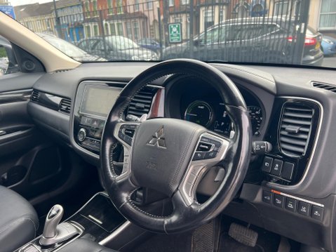 Mitsubishi Outlander 2.0h 12kWh 4hs CVT 4WD Euro 6 (s/s) 5dr 19