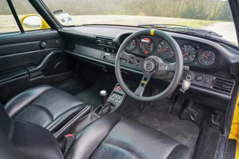 Porsche 911 CARRERA 4 10