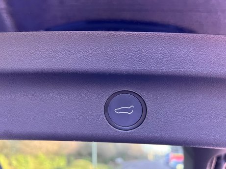 Tesla Model Y (Dual Motor) Long Range Auto 4WDE 5dr 35