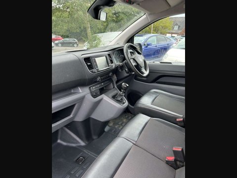 Vauxhall Vivaro 2.0 Turbo D 3100 Sportive Crew Van Double Cab 5dr Diesel Manual L2 H1 Euro 25