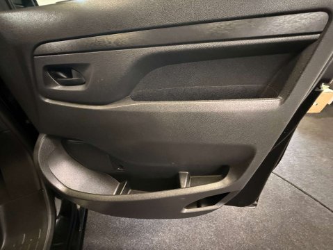 Peugeot Expert 1.5 Expert Professional Premium + L2 BlueHDi 13