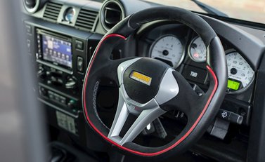 Land Rover Defender 90 XS URBAN TRUCK Carbon Edition 11