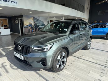 Volvo XC40 2.0 B4 MHEV Plus Dark DCT Auto Euro 6 (s/s) 5dr