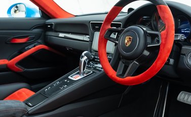 Porsche 911 GT2 RS Weissach (991) 10