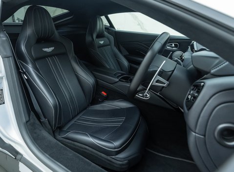 Aston Martin V8 Vantage 14