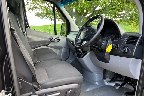 Mercedes-Benz Sprinter 319 V6 Cdi Lwb Hr Panel Van - Air Con / Twin Side Doors / Rear Camera 4