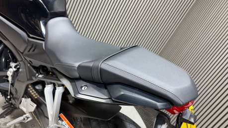 Honda CB650R 2020 NEO SPORT CAFE 9K MODERN CLASSIC 650CC 24