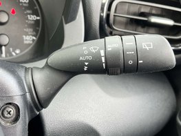 Toyota Yaris 1.5 Yaris Icon HEV CVT 5dr 55