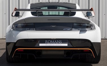 Aston Martin Vantage GT12 5