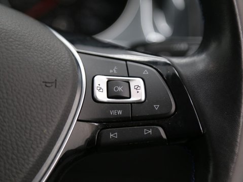 Volkswagen Golf 35.8kWh e-Golf Auto 5dr 12