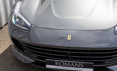 Ferrari GTC4 Lusso 25