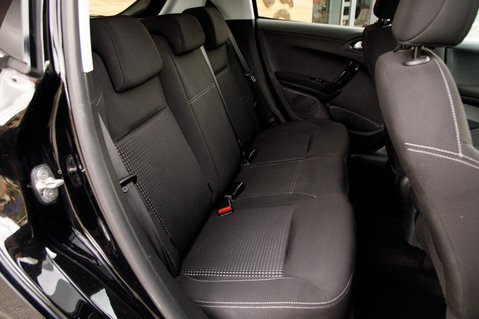 Peugeot 208 S/S TECH EDITION 30