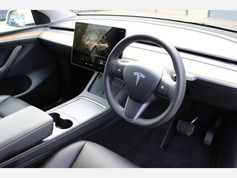 Tesla Model Y LONG RANGE AWD 15