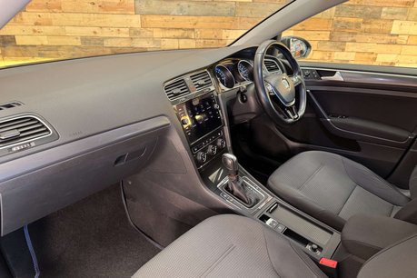 Volkswagen Golf 35.8kWh e-Golf Hatchback 5dr Electric Auto (136 ps) 37