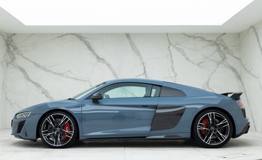 Audi R8 V10 Performance Carbon Black 2