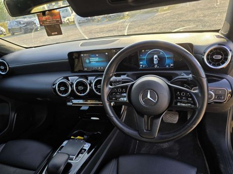 Mercedes-Benz A Class 1.5 A180d SE Hatchback 5dr Diesel 7G-DCT Euro 6 (s/s) (116 ps) 17