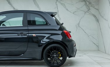 Abarth 695 Competizione 39