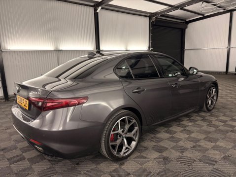 Alfa Romeo Giulia 2.0T Veloce Auto Euro 6 (s/s) 4dr 56