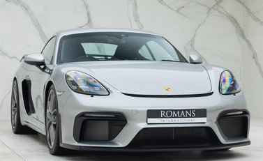 Porsche 718 Cayman GT4 1