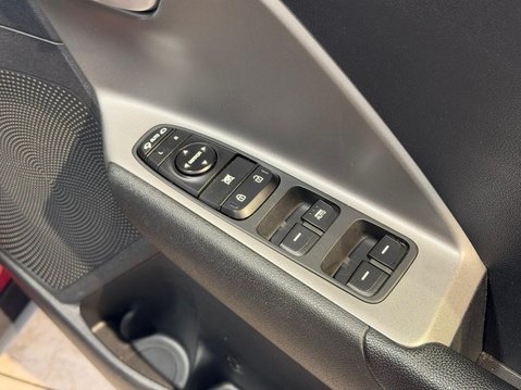 Kia Niro 1.6 GDi 2 DCT Euro 6 (s/s) 5dr 22
