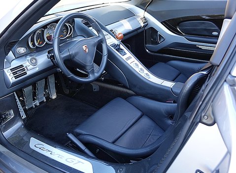 Porsche Carrera GT 11