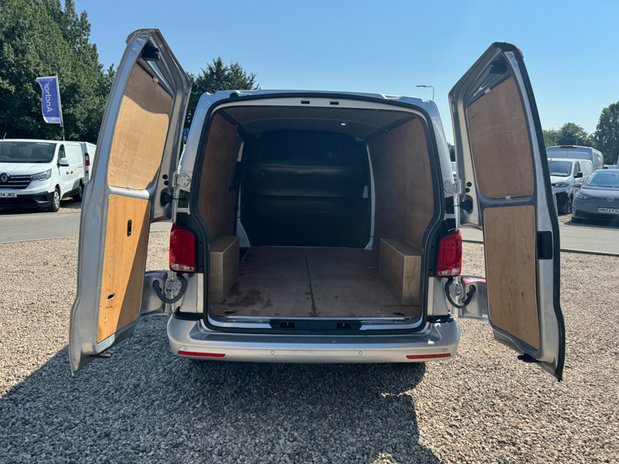 Volkswagen Transporter LWB L2H1 [SOLD SM] Low Roof Highline T30 Air Con Alloys Camera 8