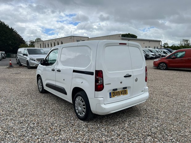 Vauxhall Combo SWB L1H1 Low Roof Sportive 2000 Air Con Sensors Nav EURO 6 NO VAT 8