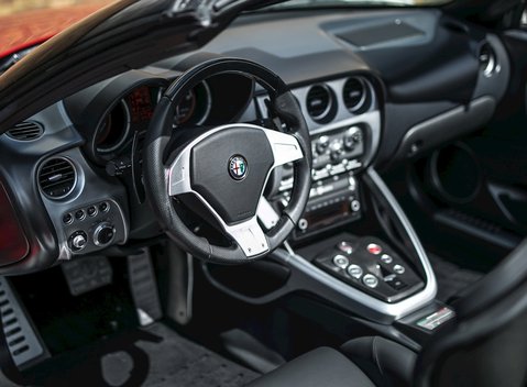 Alfa Romeo 8C Spider 13