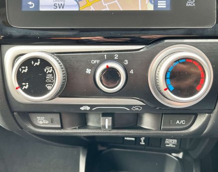 Honda Jazz 1.5 Jazz Sport Navi i-VTec CVT 5dr 36