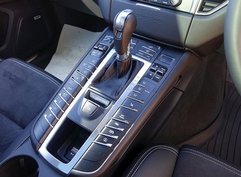 Porsche Macan GTS 22
