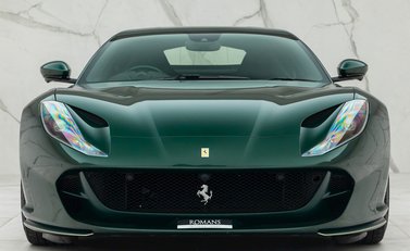 Ferrari 812 Superfast 4