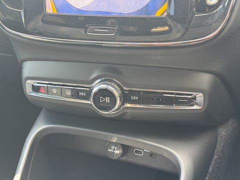 Volvo C40 Recharge 69kWh Core SUV 5dr Electric Auto RWD (238 ps) 25