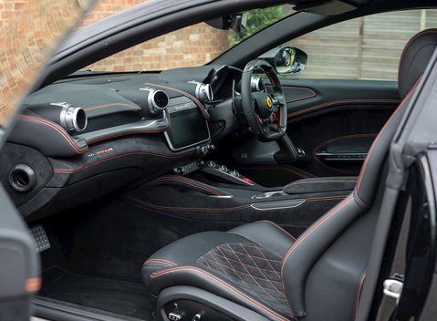 Ferrari GTC4 Lusso 15