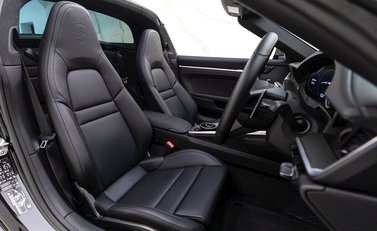 Porsche 911 (992) Targa 4 12