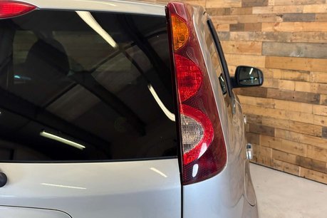 Nissan Note 1.6 16V Tekna Hatchback 5dr Petrol Auto Euro 4 (110 ps) 45
