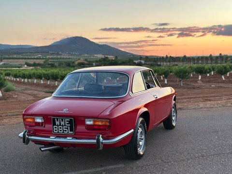 Alfa Romeo 2000 GT VELOCE 4