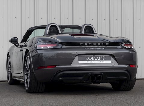 Porsche 718 Boxster S 3