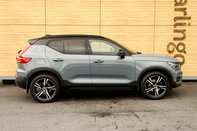 Volvo XC40 B4 R-DESIGN MHEV 12