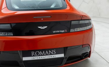 Aston Martin V12 Vantage S 26