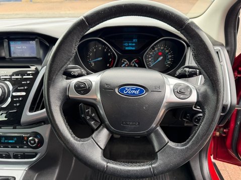 Ford Focus 1.0T EcoBoost Titanium Euro 5 (s/s) 5dr 11