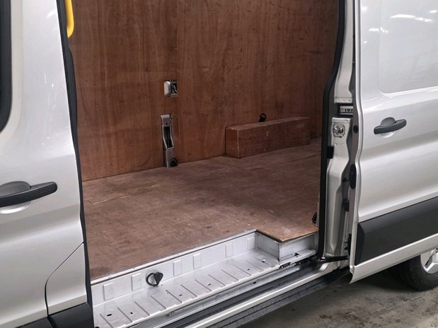 Ford Transit Ford Transit 2.0Eco-blu 165PS 350 L4H3 Limited RWD 14