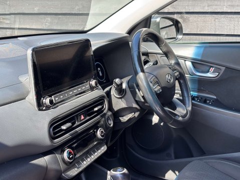 Hyundai KONA 1.6 Kona Premium GDi HEV Semi-Auto 5dr 14
