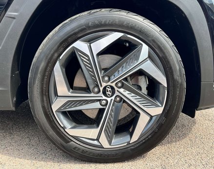 Hyundai TUCSON 1.6 Tucson Premium TGDi HEV Auto 5dr 15