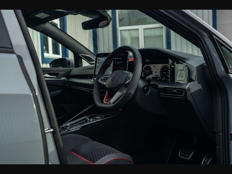 Volkswagen Golf 2.0 Golf GTi Clubsport TSi Semi-Auto 5dr 11
